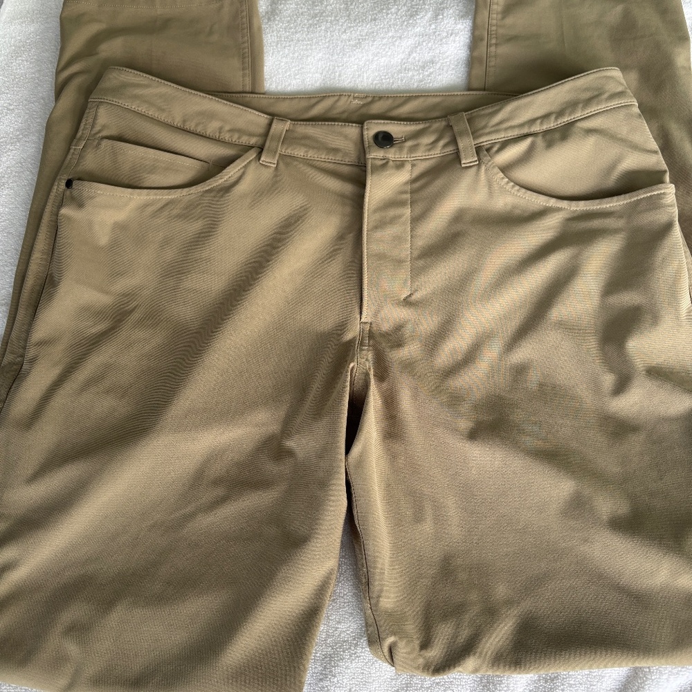 Lululemon men’s pants 36x33 khaki